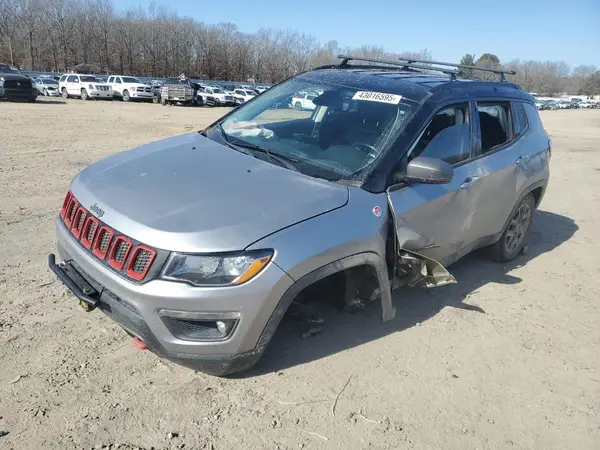 3C4NJDDB4KT722244 2019 JEEP COMPASS - Image 1