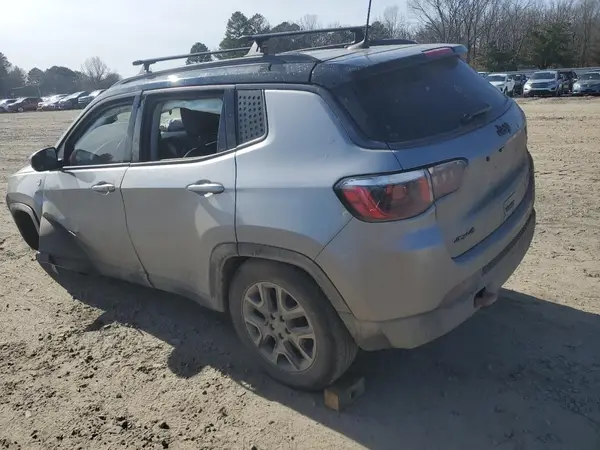 3C4NJDDB4KT722244 2019 JEEP COMPASS - Image 2