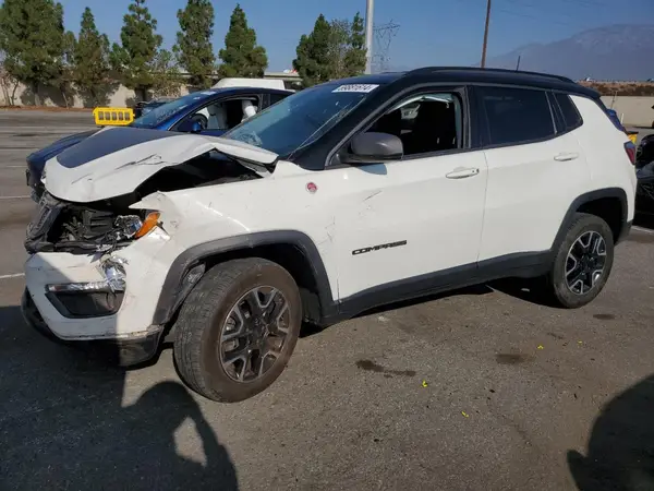 3C4NJDDB4KT748066 2019 JEEP COMPASS - Image 1