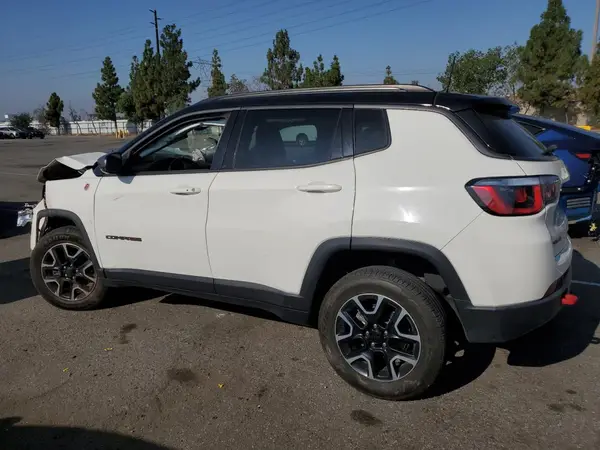 3C4NJDDB4KT748066 2019 JEEP COMPASS - Image 2