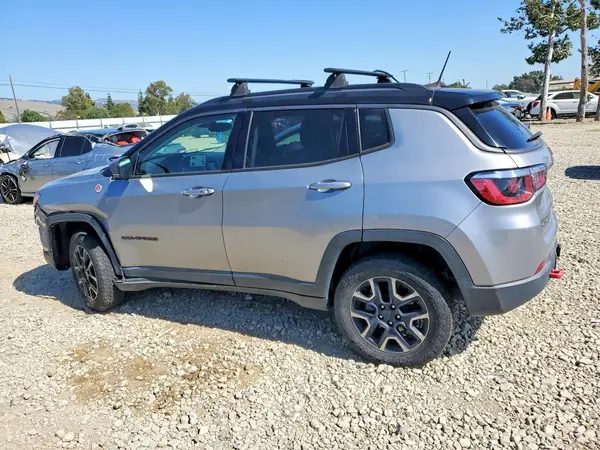 3C4NJDDB4KT748133 2019 JEEP COMPASS - Image 2