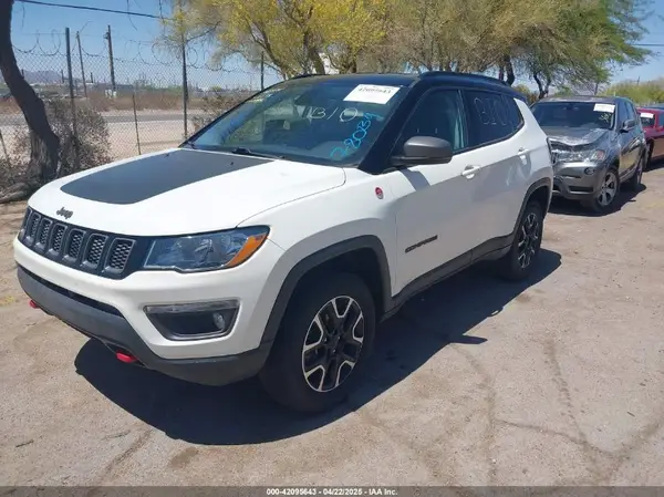 3C4NJDDB4KT780239 2019 JEEP COMPASS - Image 2