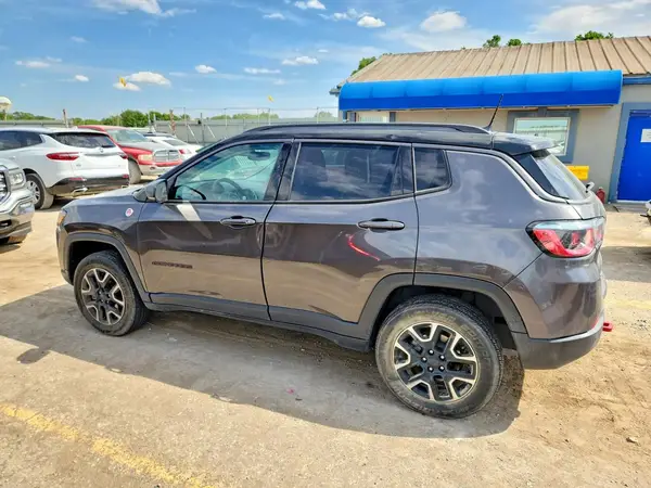 3C4NJDDB4KT790382 2019 JEEP COMPASS - Image 2