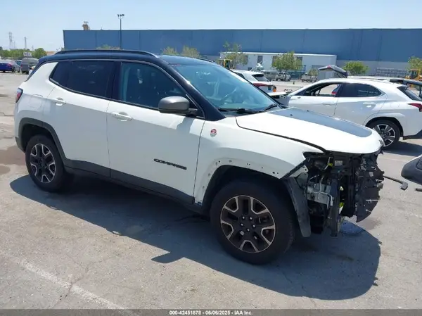 3C4NJDDB4KT799406 2019 JEEP COMPASS - Image 1