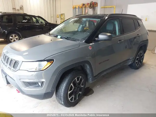 3C4NJDDB4KT800165 2019 JEEP COMPASS - Image 2