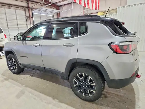 3C4NJDDB4KT821873 2019 JEEP COMPASS - Image 2