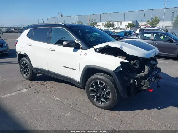 3C4NJDDB4LT144129 2020 JEEP COMPASS - Image 1