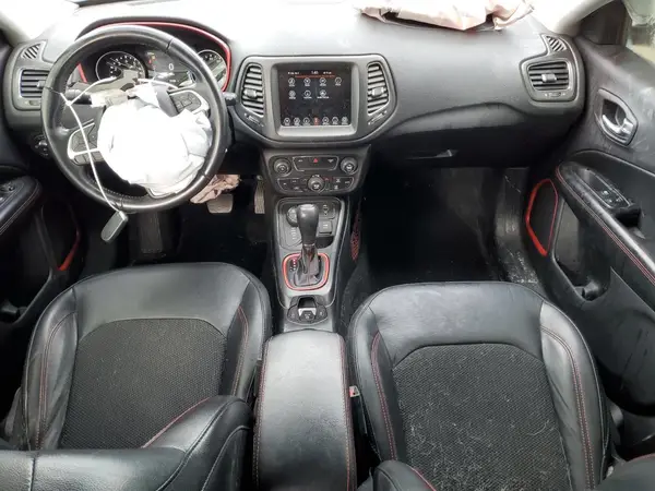 3C4NJDDB4LT172030 2020 JEEP COMPASS - Image 8