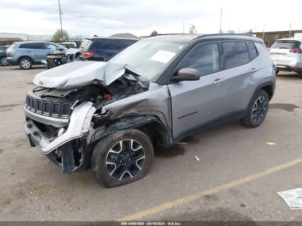 3C4NJDDB4LT195209 2020 JEEP COMPASS - Image 2