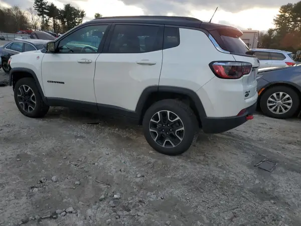 3C4NJDDB4MT506011 2021 JEEP COMPASS - Image 2