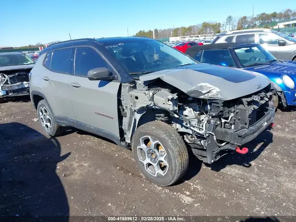 3C4NJDDB4NT136213 2022 JEEP COMPASS - Image 1