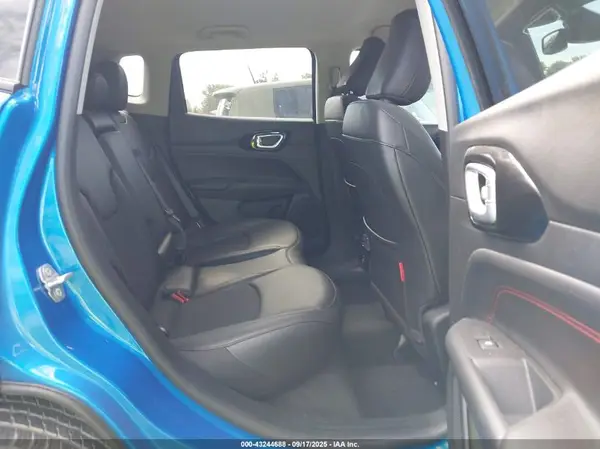 3C4NJDDB4NT208902 2022 JEEP COMPASS - Image 8