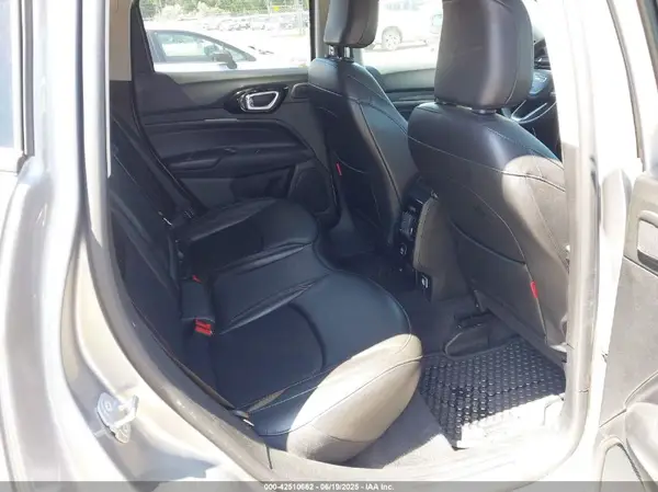 3C4NJDDB4NT223156 2022 JEEP COMPASS - Image 8