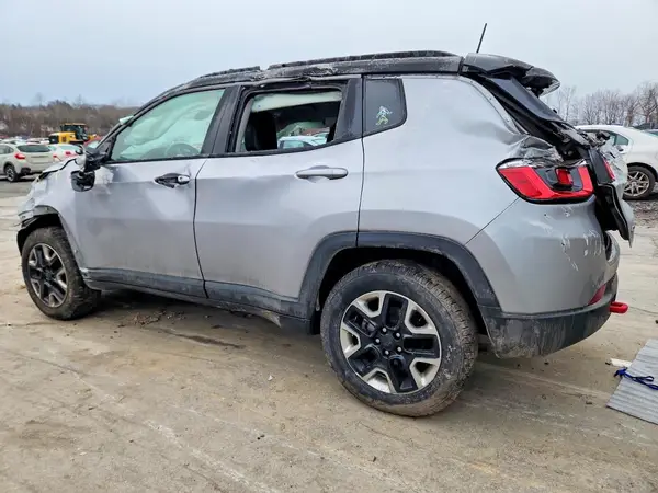 3C4NJDDB5HT624073 2017 JEEP COMPASS - Image 2