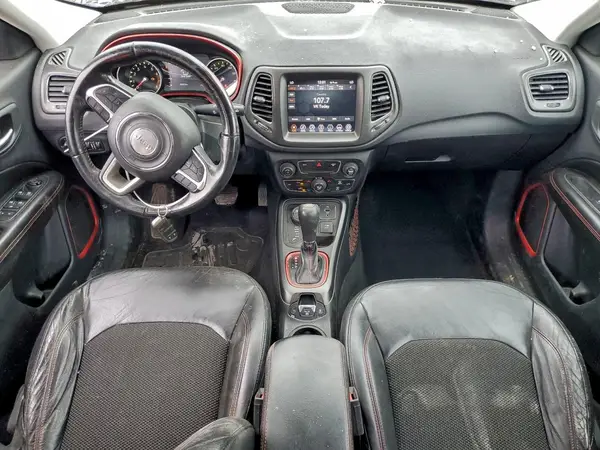 3C4NJDDB5HT674813 2017 JEEP COMPASS - Image 8