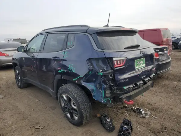 3C4NJDDB5JT112495 2018 JEEP COMPASS - Image 2