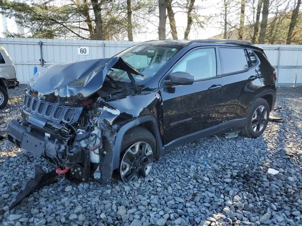 3C4NJDDB5JT128938 2018 JEEP COMPASS - Image 1