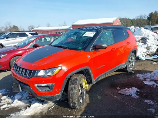 3C4NJDDB5JT129782 2018 JEEP COMPASS - Image 2