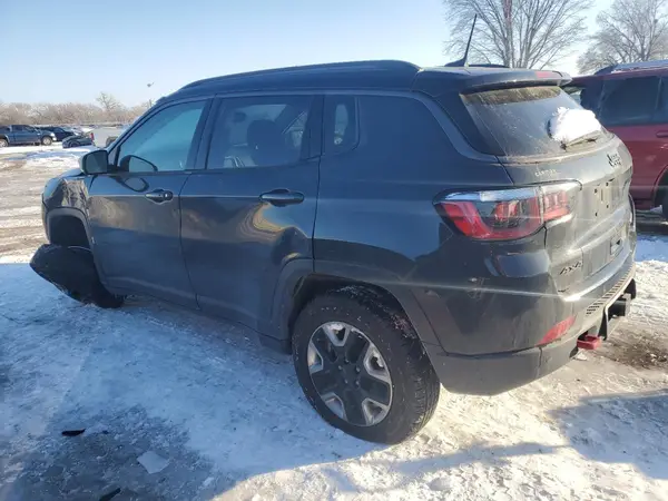 3C4NJDDB5JT147859 2018 JEEP COMPASS - Image 2