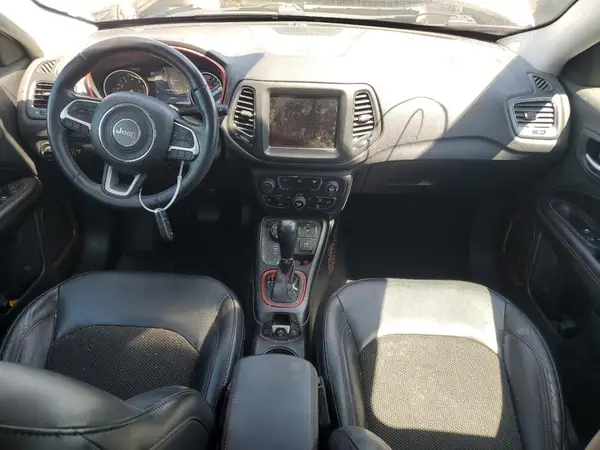 3C4NJDDB5JT174818 2018 JEEP COMPASS - Image 8