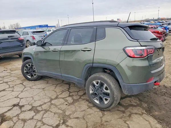 3C4NJDDB5JT185057 2018 JEEP COMPASS - Image 2
