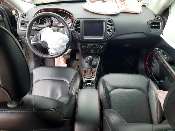 3C4NJDDB5JT185057 2018 JEEP COMPASS - Image 8
