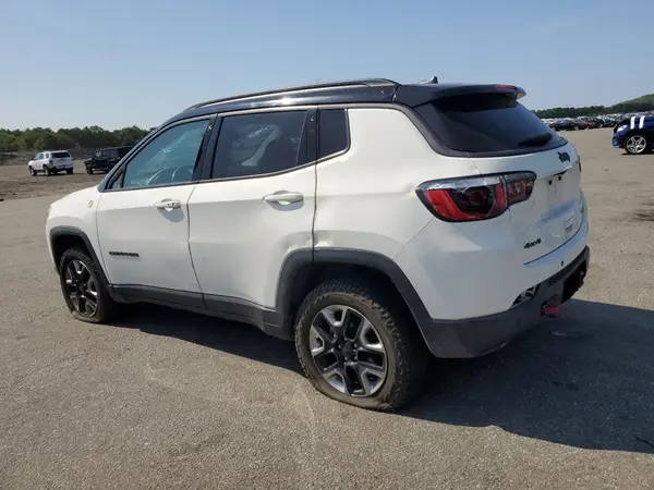 3C4NJDDB5JT207056 2018 JEEP COMPASS - Image 2