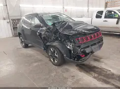 3C4NJDDB5JT207302 2018 JEEP COMPASS