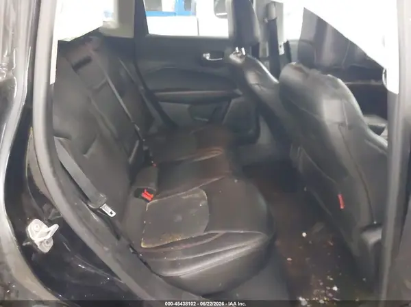 3C4NJDDB5JT207302 2018 JEEP COMPASS - Image 8