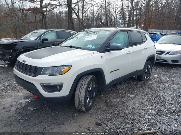 3C4NJDDB5JT228537 2018 JEEP COMPASS - Image 2