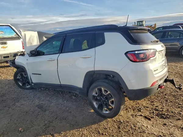 3C4NJDDB5JT231261 2018 JEEP COMPASS - Image 2