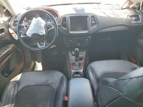 3C4NJDDB5JT232071 2018 JEEP COMPASS - Image 8