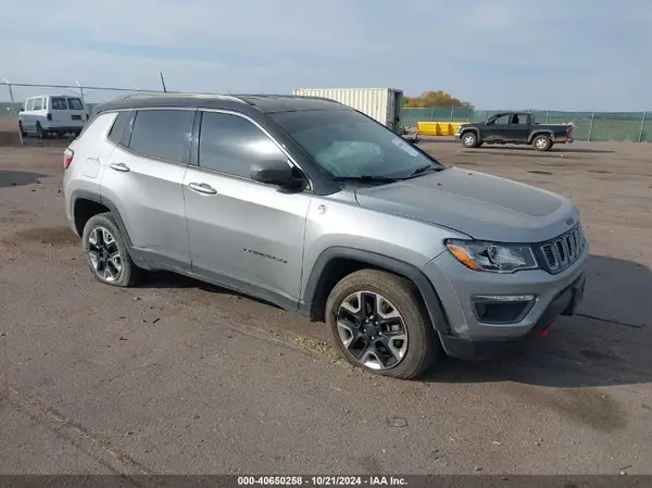 3C4NJDDB5JT234483 2018 JEEP COMPASS - Image 1