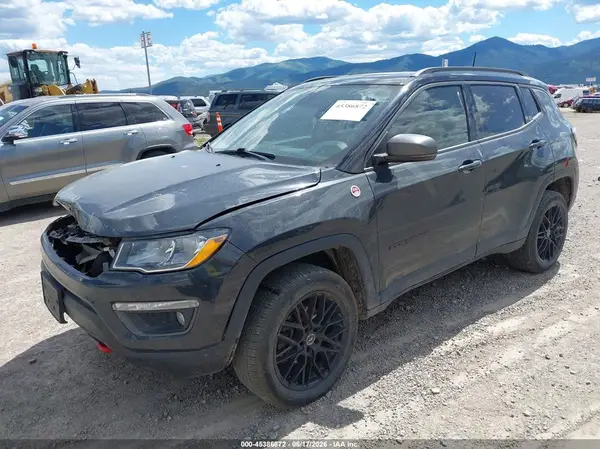 3C4NJDDB5JT238971 2018 JEEP COMPASS - Image 2