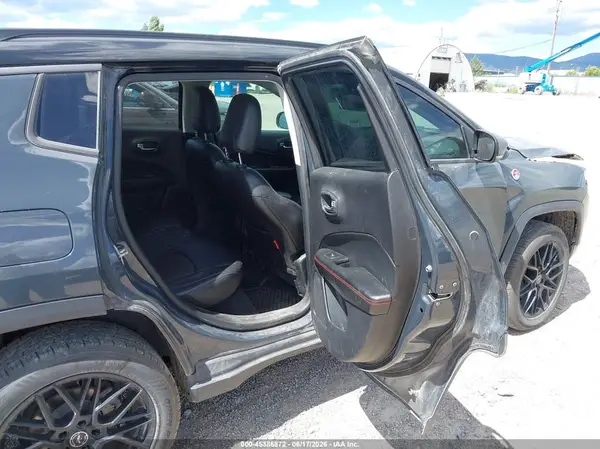3C4NJDDB5JT238971 2018 JEEP COMPASS - Image 8