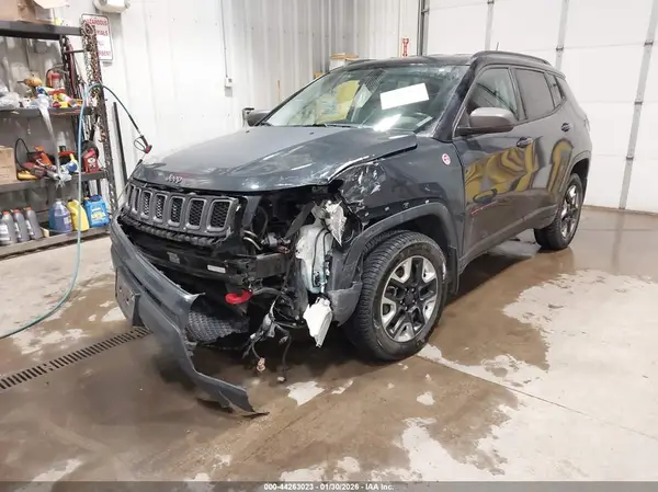 3C4NJDDB5JT262722 2018 JEEP COMPASS - Image 2