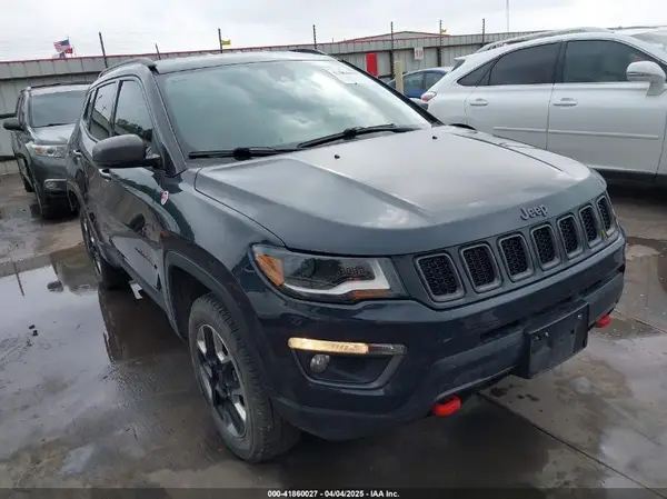 3C4NJDDB5JT270609 2018 JEEP COMPASS - Image 1