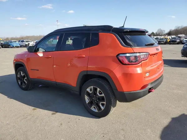3C4NJDDB5JT280606 2018 JEEP COMPASS - Image 2
