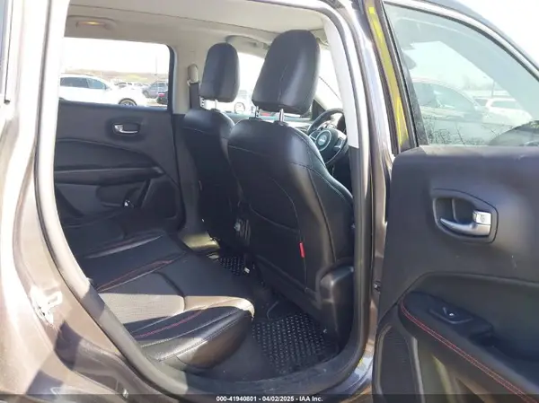 3C4NJDDB5JT316326 2018 JEEP COMPASS - Image 8