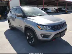 3C4NJDDB5JT328332 2018 JEEP COMPASS