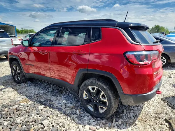 3C4NJDDB5JT345857 2018 JEEP COMPASS - Image 2