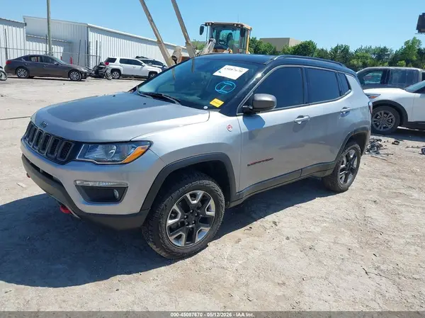 3C4NJDDB5JT348273 2018 JEEP COMPASS - Image 2