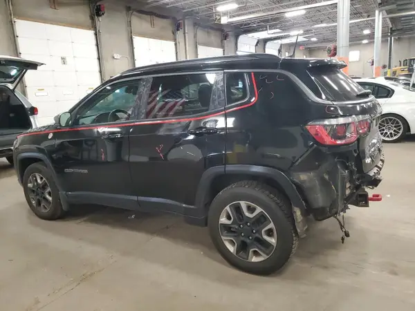 3C4NJDDB5JT367132 2018 JEEP COMPASS - Image 2