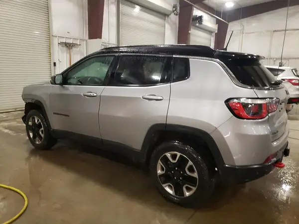 3C4NJDDB5JT376123 2018 JEEP COMPASS - Image 2