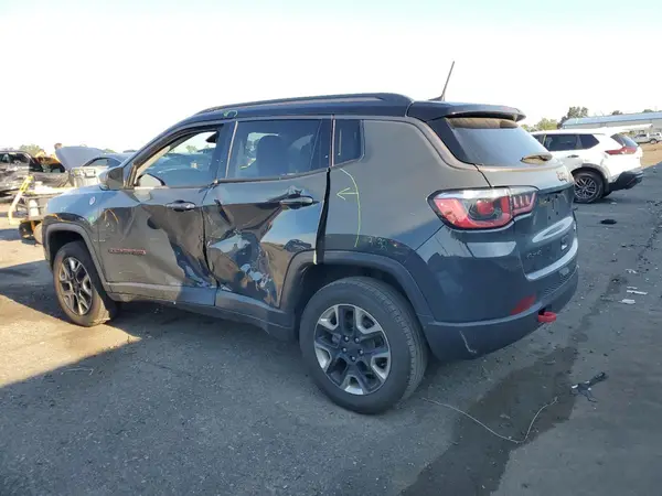 3C4NJDDB5JT412005 2018 JEEP COMPASS - Image 2