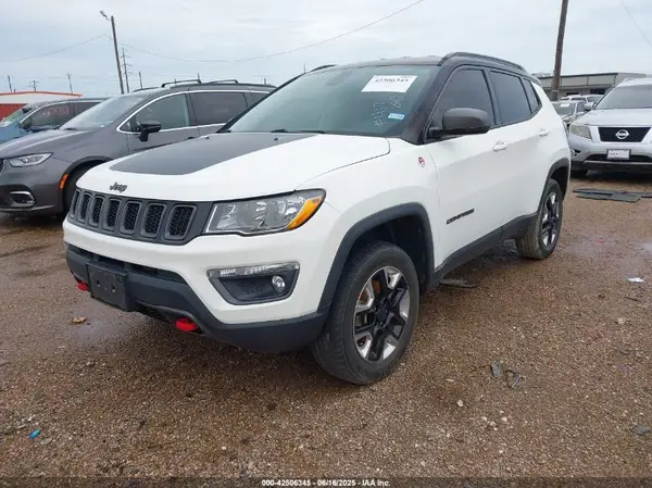3C4NJDDB5JT417690 2018 JEEP COMPASS - Image 2