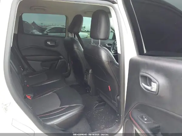3C4NJDDB5JT417690 2018 JEEP COMPASS - Image 8