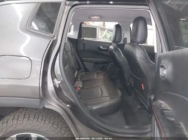 3C4NJDDB5JT419357 2018 JEEP COMPASS - Image 8