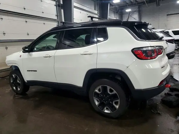 3C4NJDDB5JT441682 2018 JEEP COMPASS - Image 2