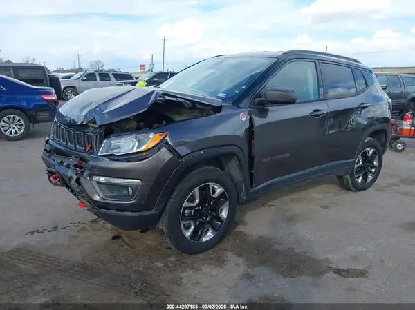 3C4NJDDB5JT450821 2018 JEEP COMPASS - Image 2